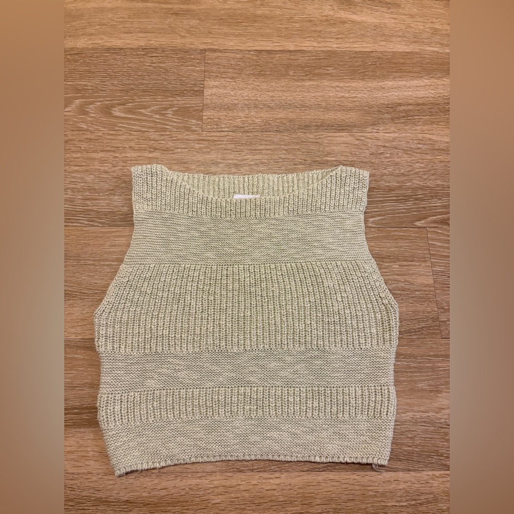 Lelis Sleeveless Cropped Sweater